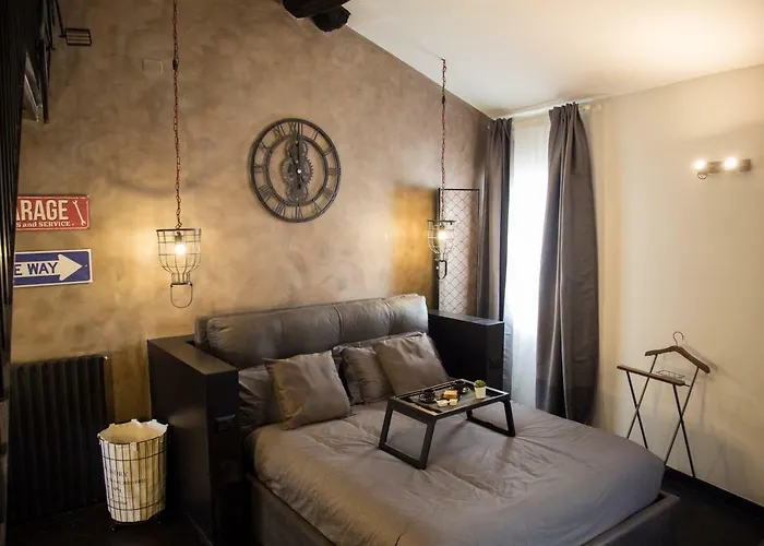 Industrial Apartment Near Duomo